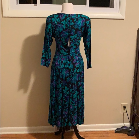 Beautiful vintage dress from the 90s . Size 2. - Picture 5 of 5